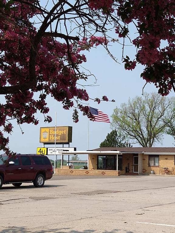 Budget Host 4U Motel — Hotel in Bowman (ND)