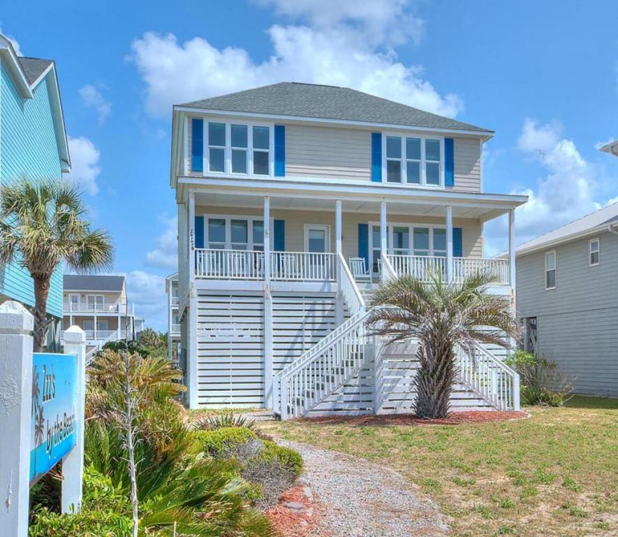 Zzz's by the Beach, Oak Island