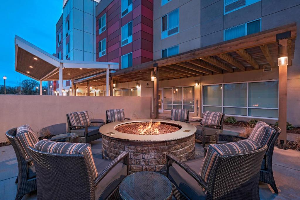 TownePlace Suites Tacoma Lakewood photo