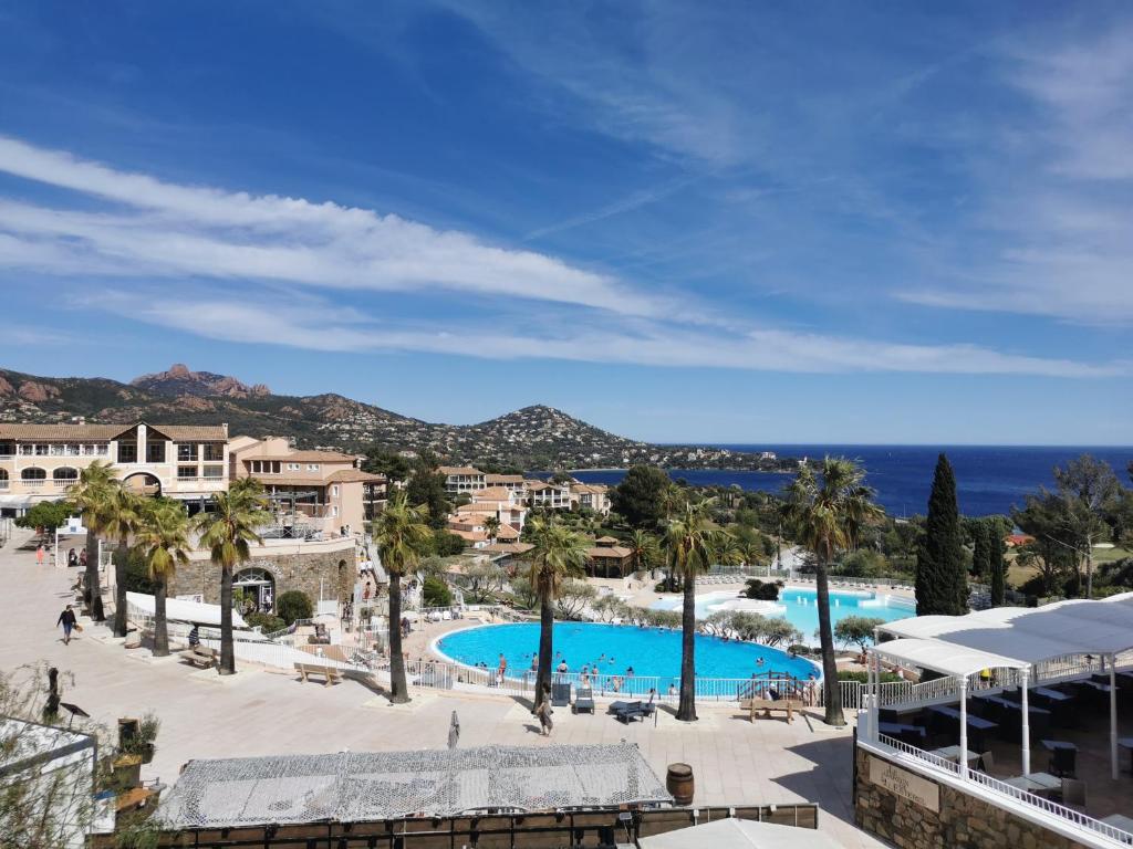 APPARTEMENT CAP ESTEREL CLIMATISE VUE MER, Agay - Saint Raphael