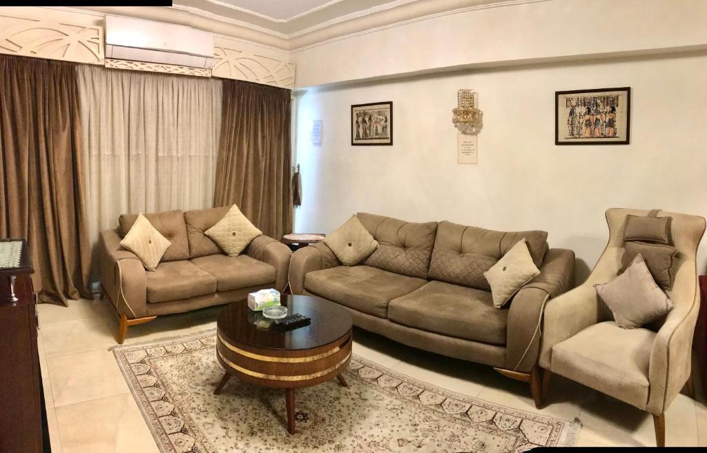 Gleem Luxury Apartments photo