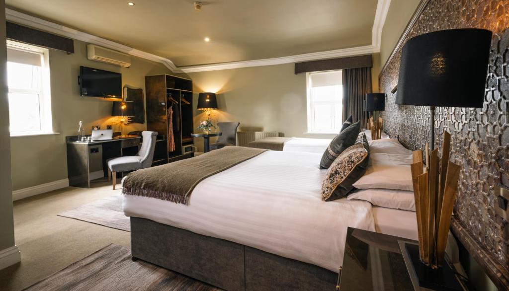 Castle Hotel Macroom photo