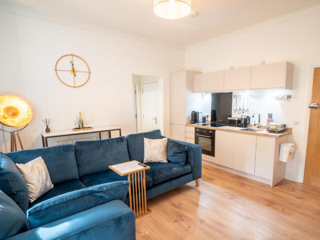 Pass the Keys Centrally located stunning 2 Bedroom Flat