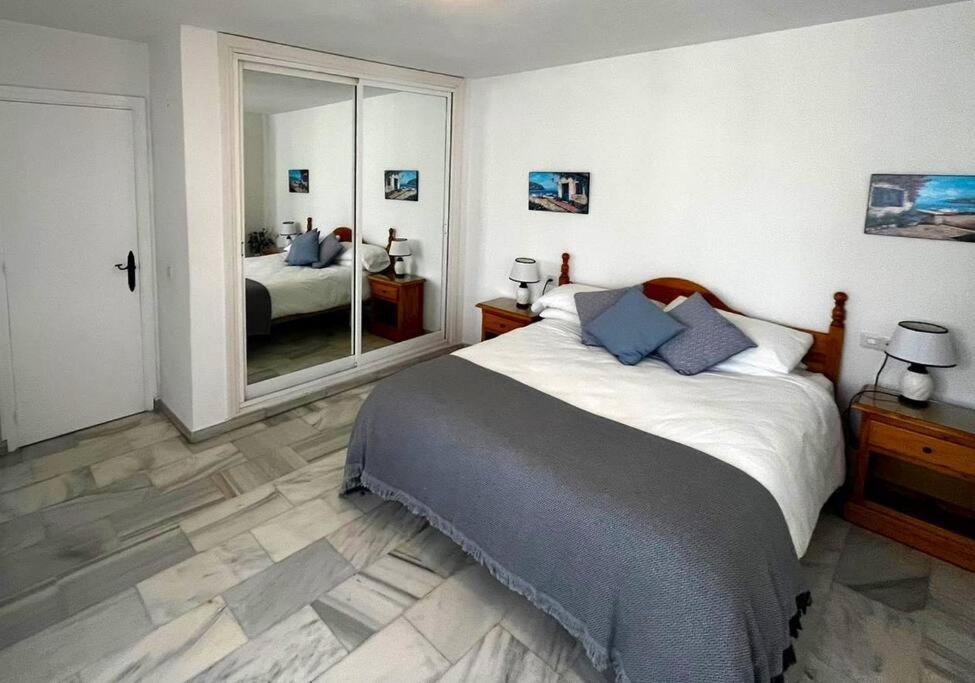 1 bed with mountain views - 5