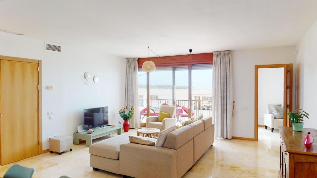 Lomas de los Monteros II - 3 Bed Apartment - 3