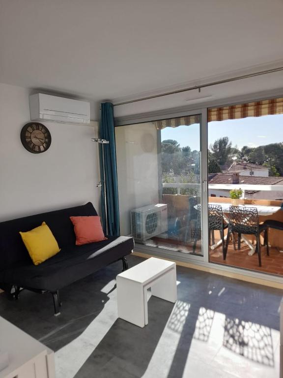 Appart cosy en bord de mer - port Santia Lucia St Raphaël - 5