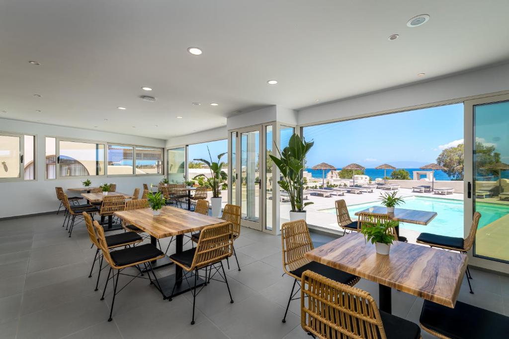 エン プロ ブティック スイーツ サントリーニ (En Plo Boutique Suites Santorini) レストラン