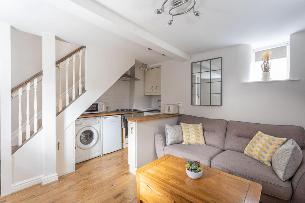 Cobble Cottage, Richmond photo 8