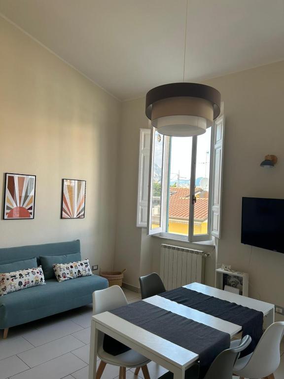 Renaissance, Marina di Carrara