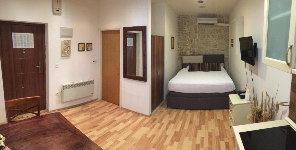 Zara City Apartments photo