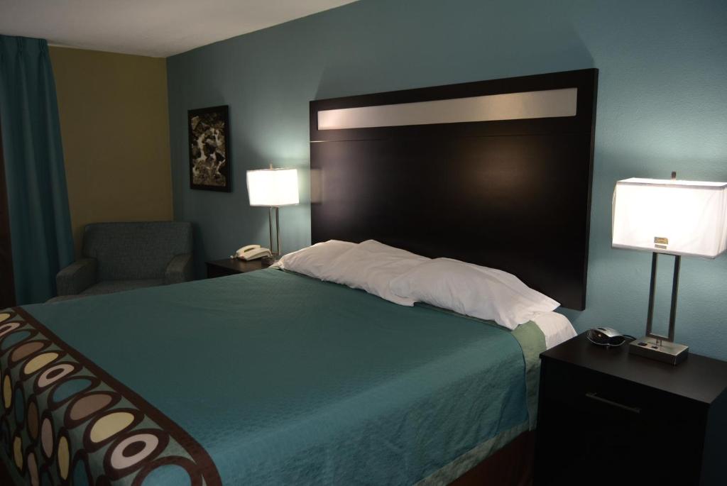 Super 8 By Wyndham Sulphur Photo 28