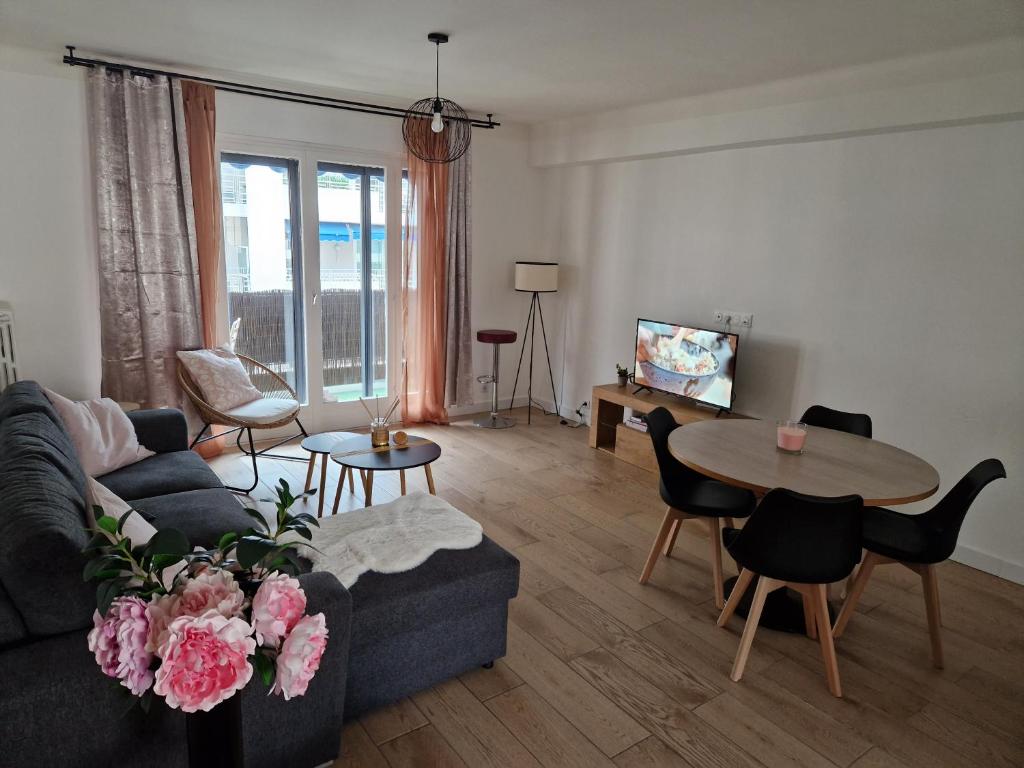 Cozy Home Center of Antibes, Antibes