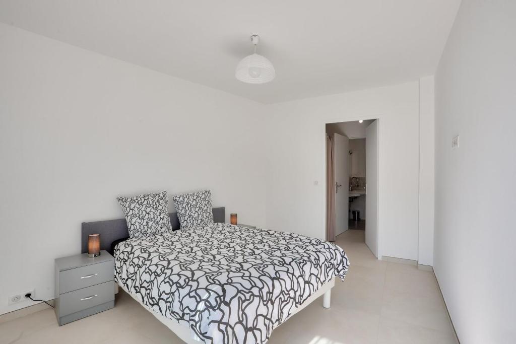 Apartment LE BALZAC T3 centre ville proche toutes commodités Apartment in Antibes in les Alpes