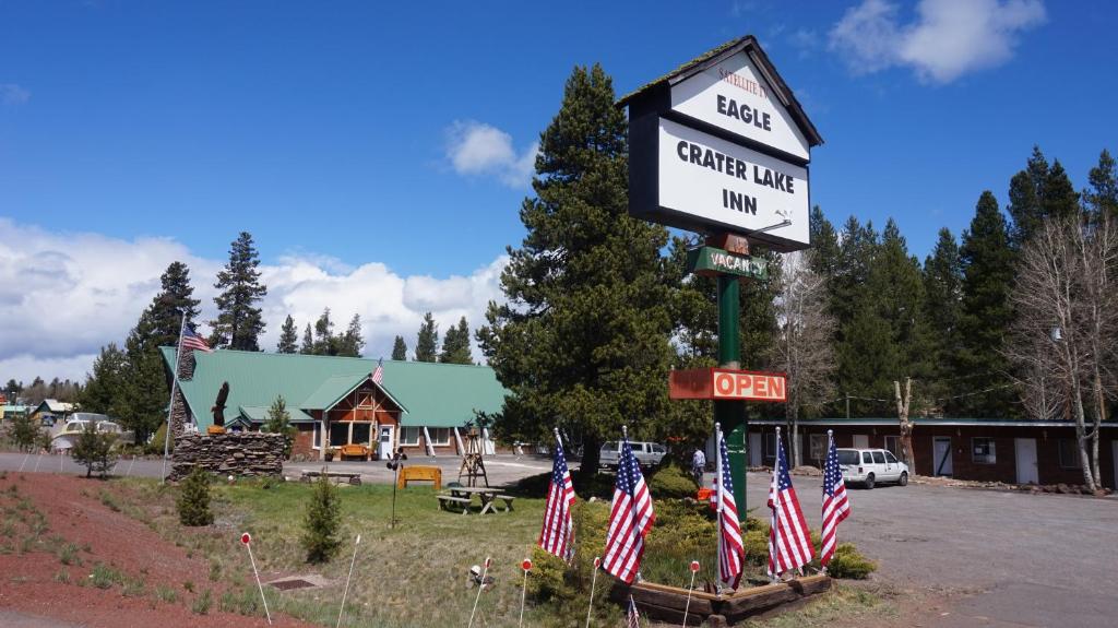 Eagle Crater Lake Inn — Hotel in Chemult (OR)