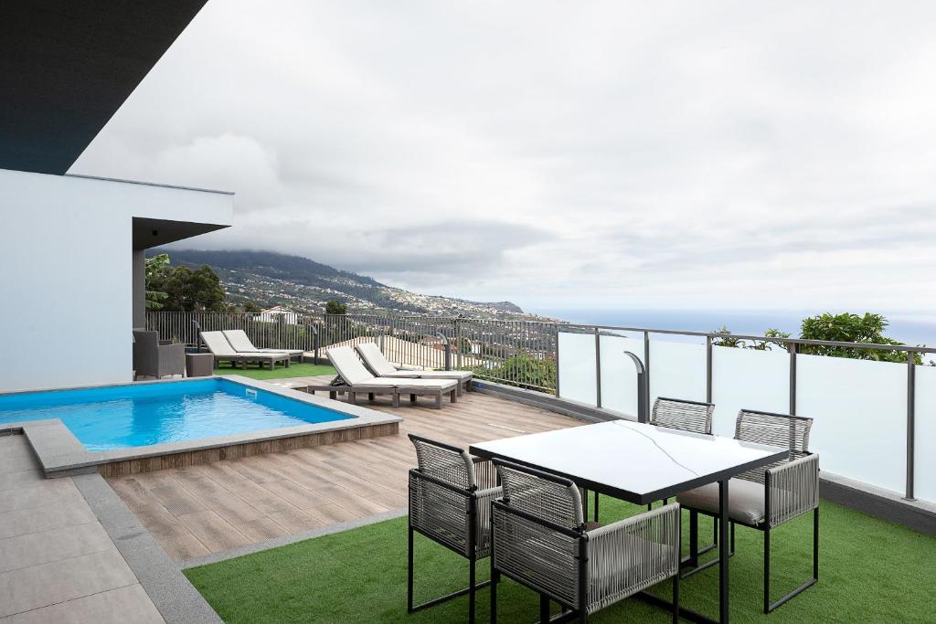 King´s Paradise (Heated Pool and Sea View), Estreito da Calheta