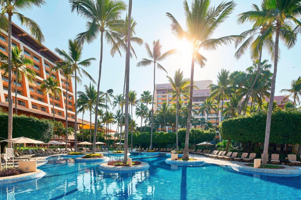 ザ ウェスティン リゾート ＆ スパ プエルト バジャルタ (The Westin Resort & Spa, Puerto Vallarta) スイミングプール