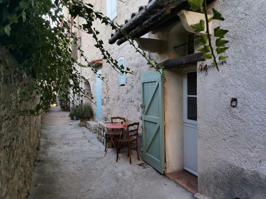 BARGEMON : Petit cocon frais dans charmant village