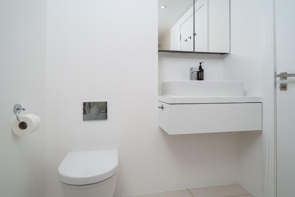 Aircon 2 Bedr, 3 Beds, 2 Bath Covent Garden, Subway photo
