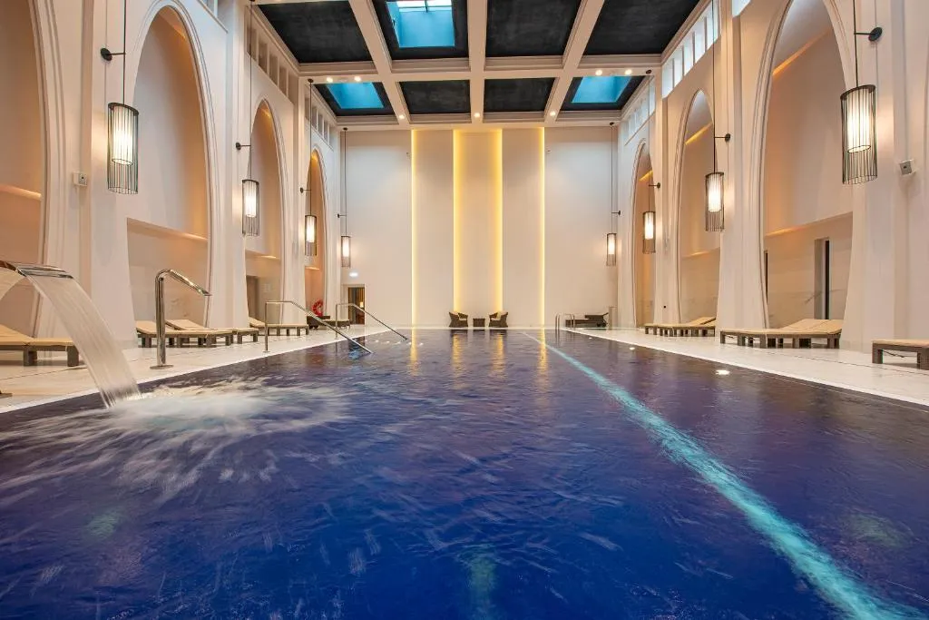 Pieniny Grand Hotel Szczawnica，位于什恰夫尼察的酒店