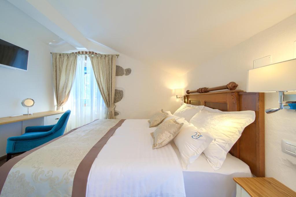 Luxury Villa Ive - heated pool and sauna photo