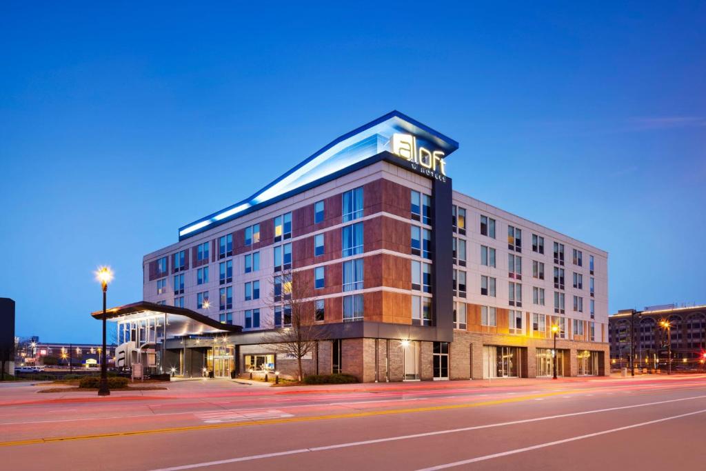 Aloft Milwaukee Downtown photo