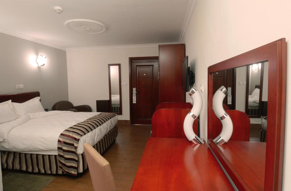 Standardna dvokrevetna soba s bračnim krevetom