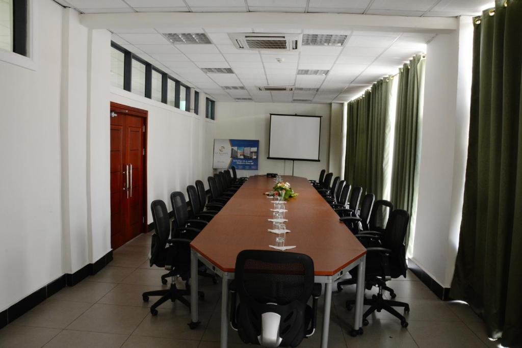 Soba za sastanke / plesna dvorana