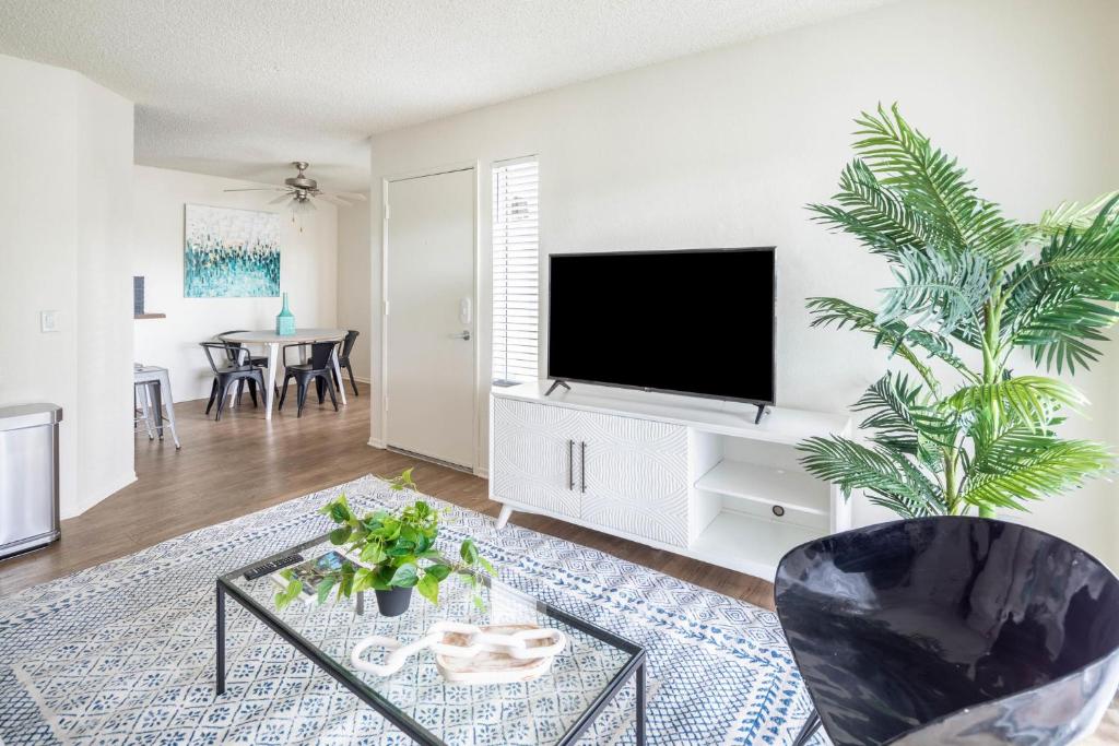 Pet-Friendly 1BR Place in San Marcos