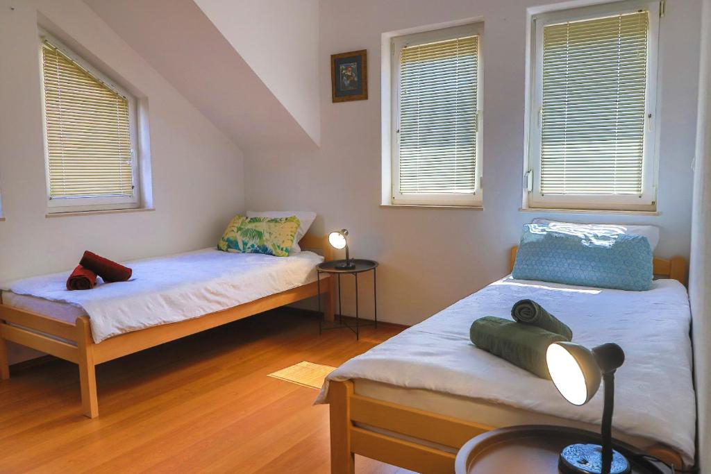 APARTMAN NAAJ - 2