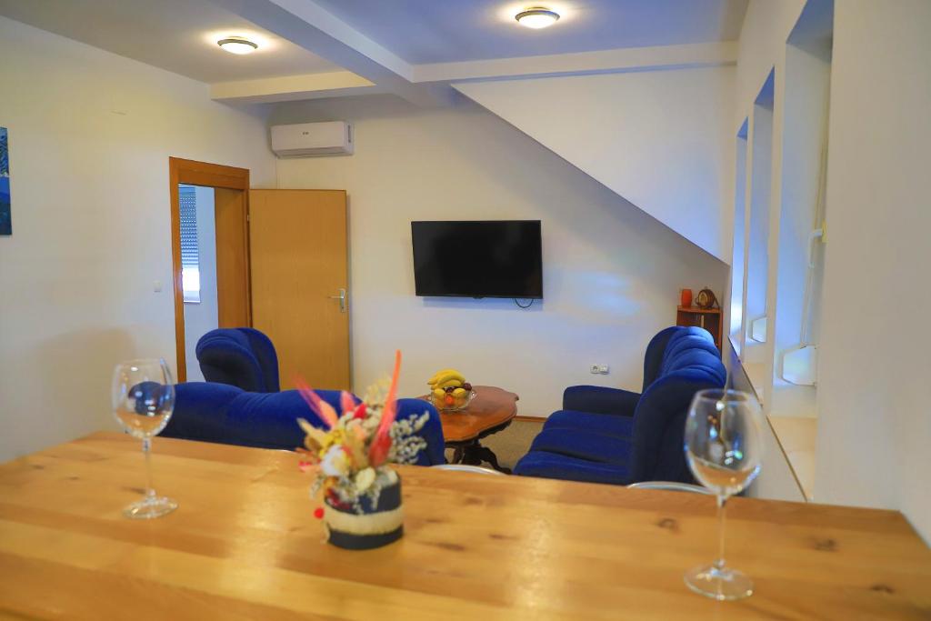 APARTMAN NAAJ - 3