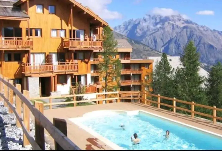 Le hameau des écrins，位于Narreyroux的酒店