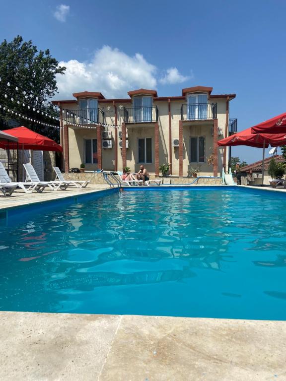 Hotel Traveler photo