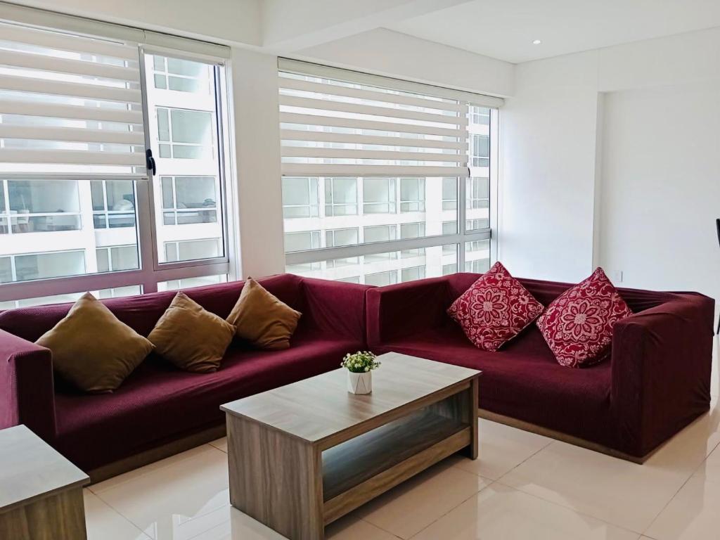 Romulo OFarril 2parking-3BR-2BA - 2