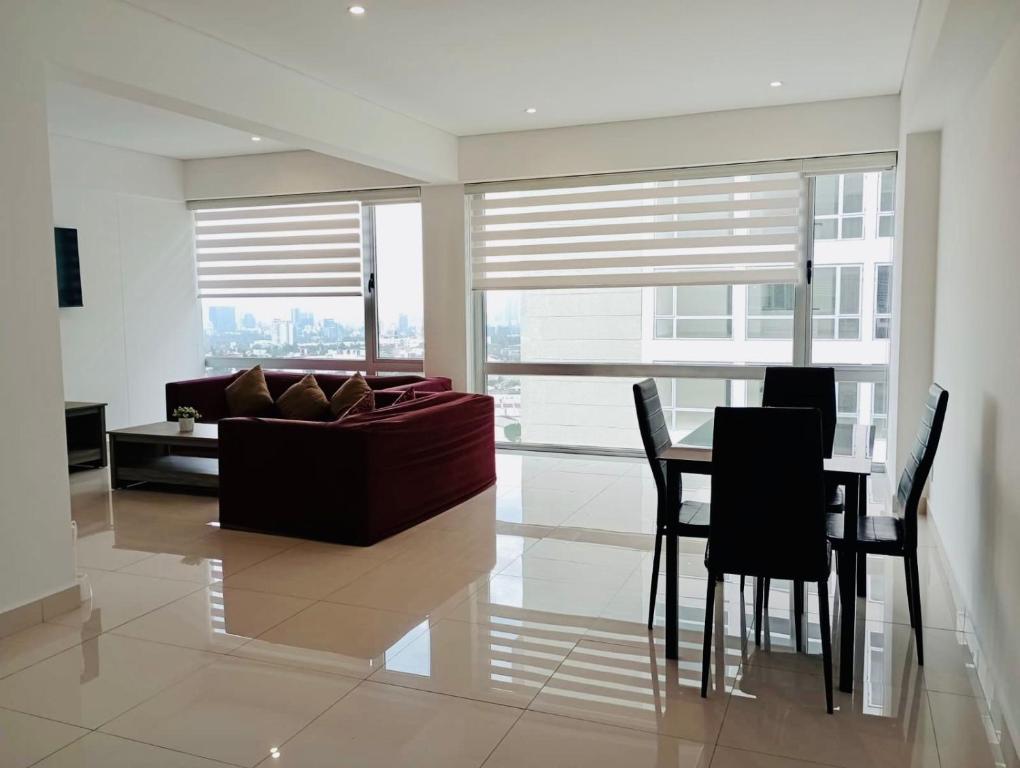 Romulo OFarril 2parking-3BR-2BA - 4