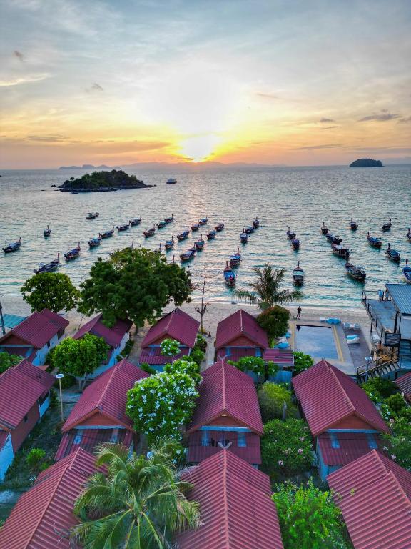 Lipe Power Beach Resort photo