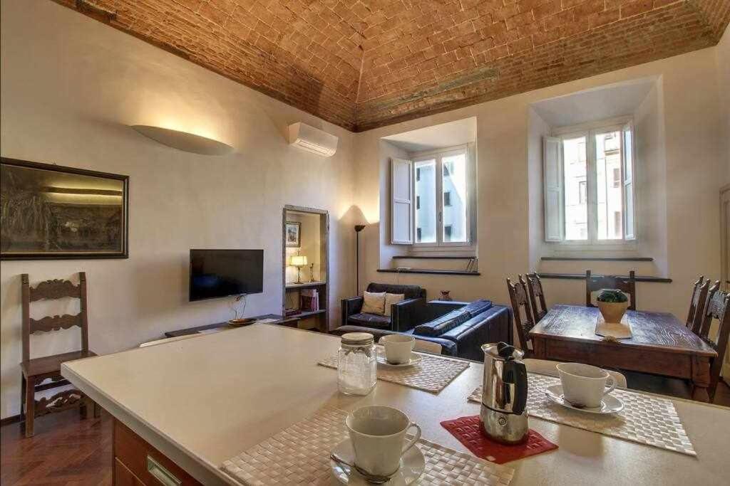 Salvemini Elegant Close To Piazza Santa Croce - 5