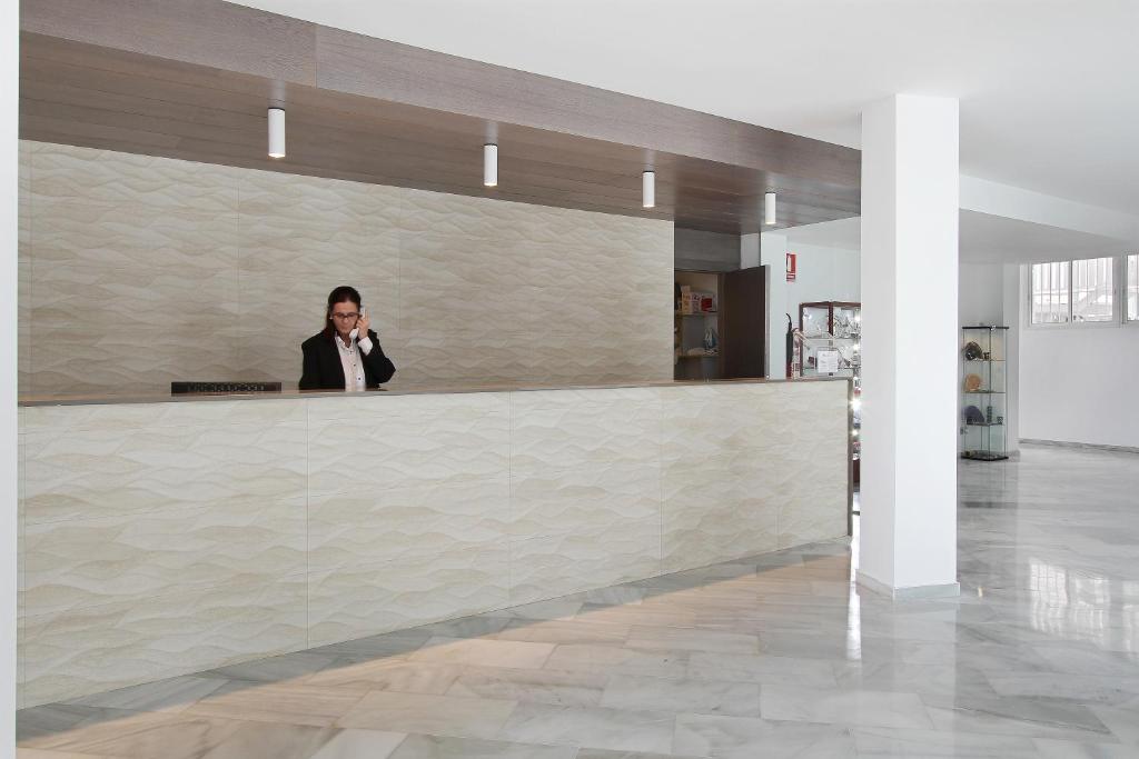 Hotel Palia La Roca — Hotel building in Benalmadena, Andalusia