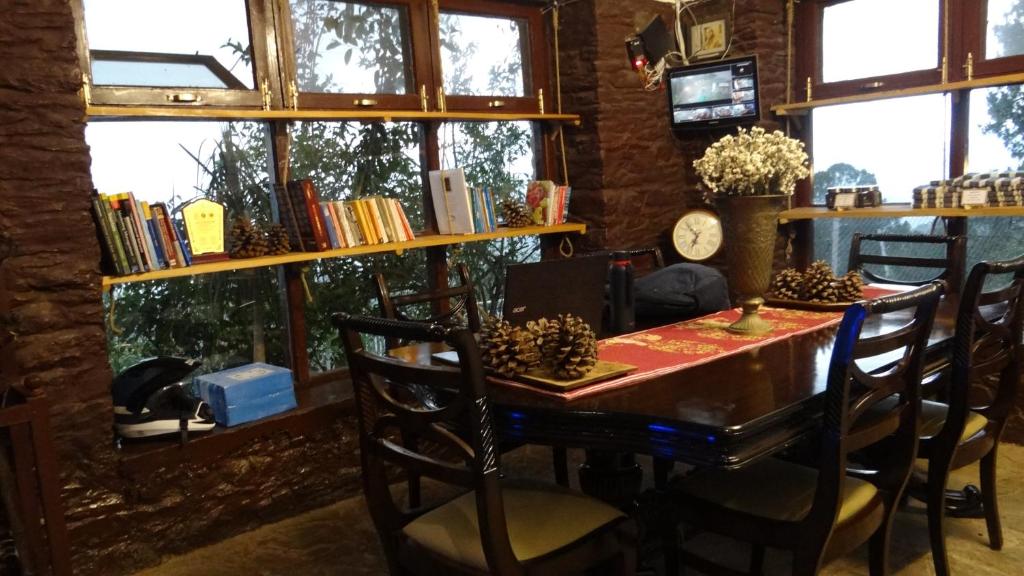 Darbar - A Heritage Farmstay, Near New Tehri & Kanatal photo