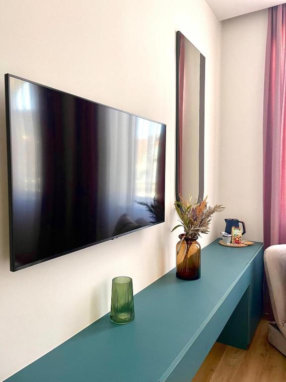 Lux City Apartments & Rooms - 4