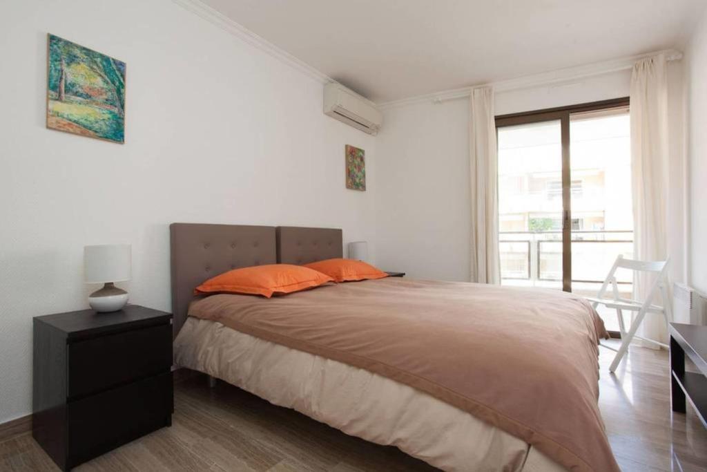 3-Room Apartment with Terrace in Palm Beach - 2