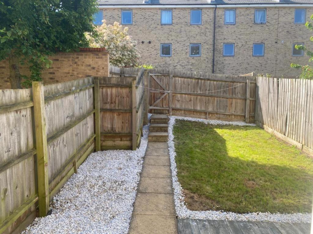 Warm & Cosy Homely 4 BDR Chesterton House w High Speed WIFI, Big Garden & Free Parking, Cambridge