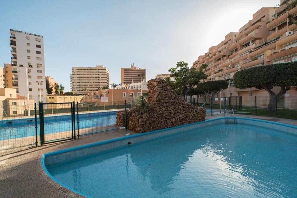 Apartamento en primera línea de playa, frente al puerto de Aguadulce - 1
