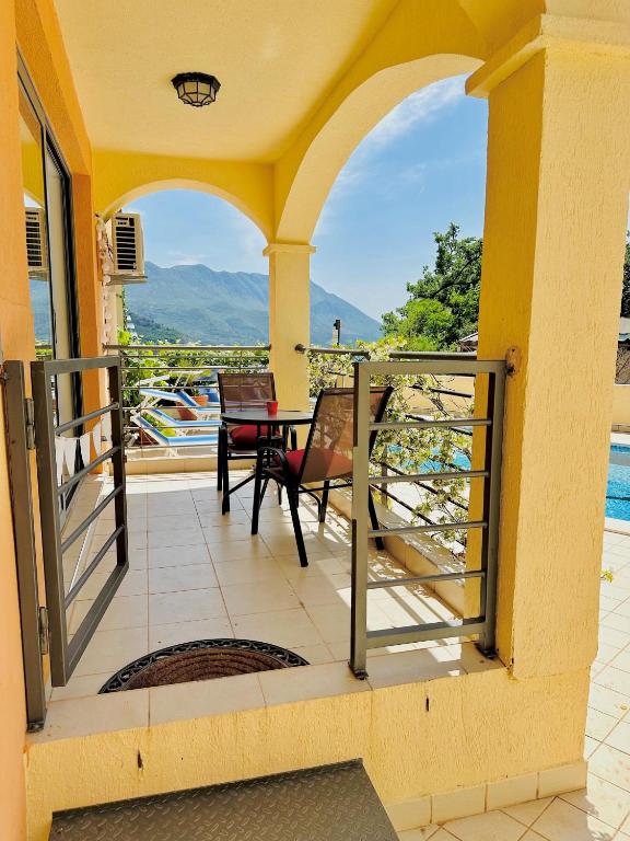 Apartment "Gluecks-Griff" inside "Becici Sunset Apartments" - 3