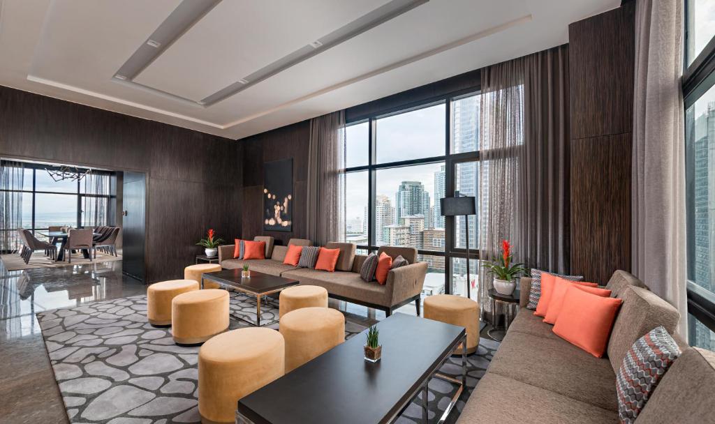 Bar/lounge, Seda Bonifacio Global City in Manila