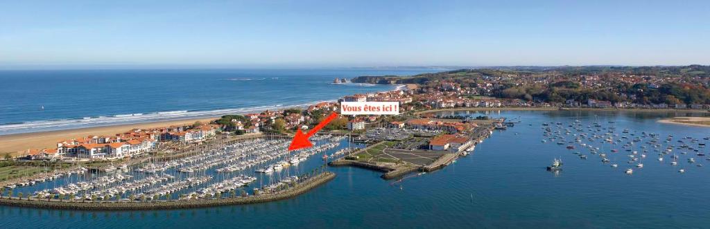 Voilier à quai 4 personnes - 2 mn à pieds grande plage - 1