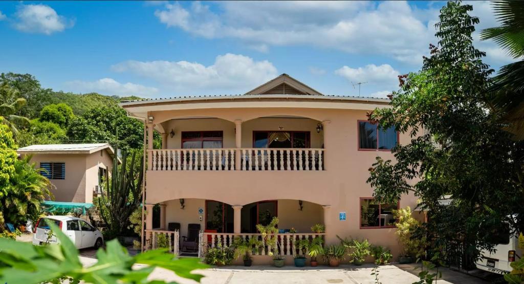 Chez Benoit Self Catering, Victoria