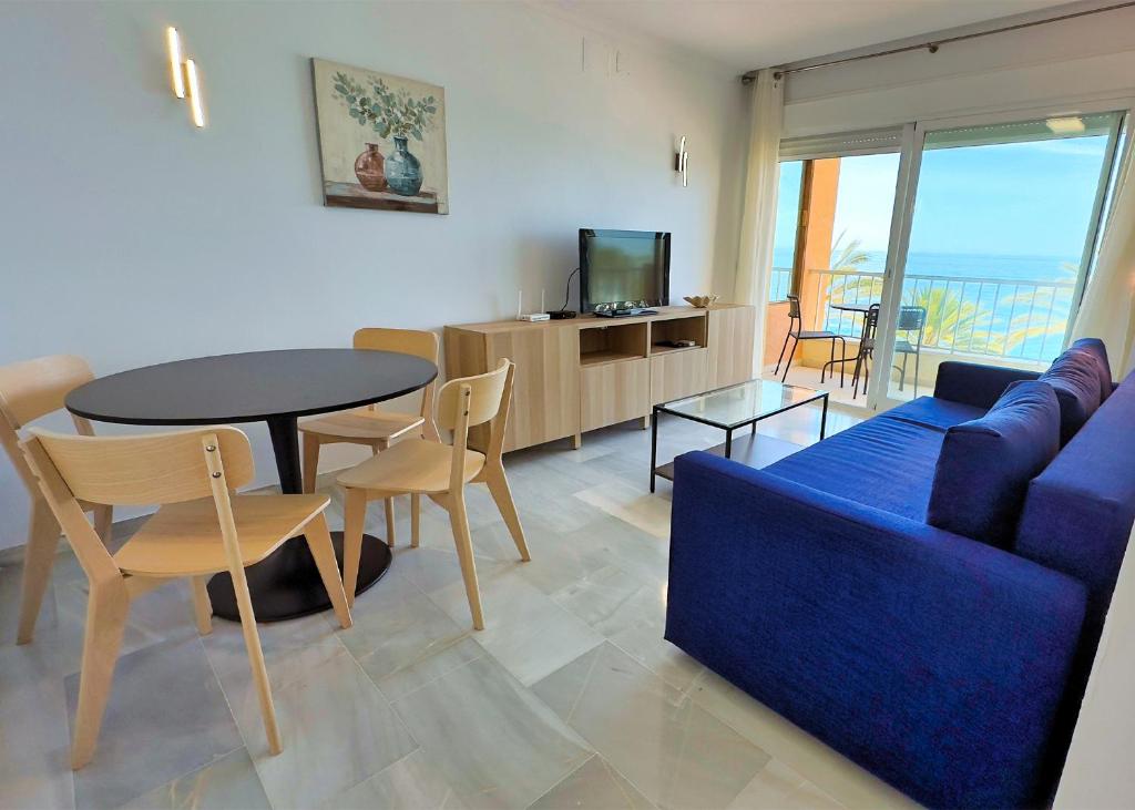 Diana 206. Completely Renovated Apartment on the Beachfront. - 3