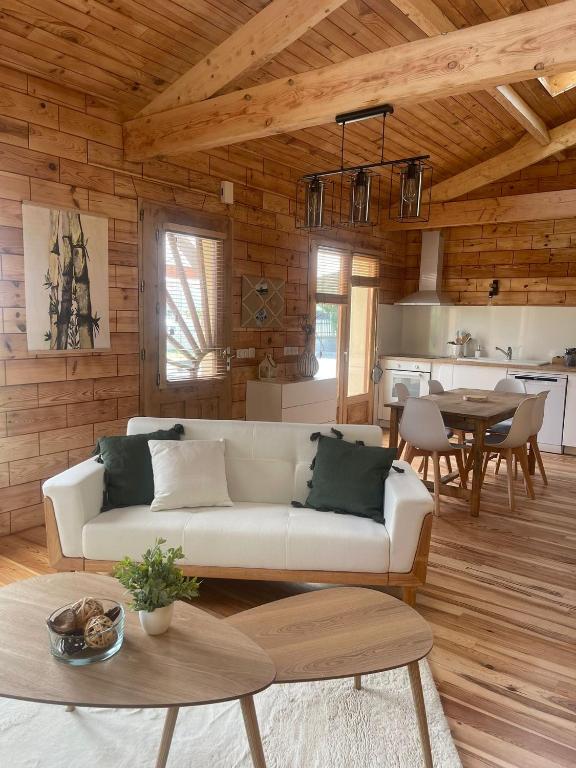 L'ESQUIF, Le Port-des-Barques