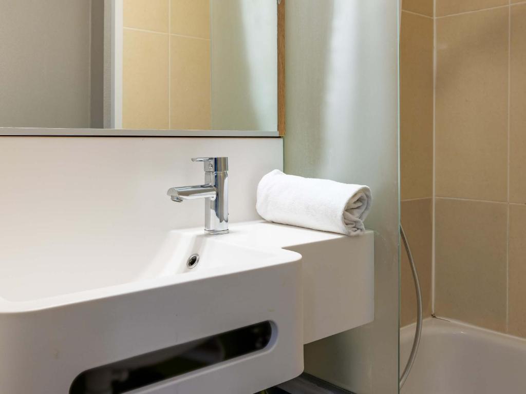 B&B HOTEL Rennes Sud Chantepie photo