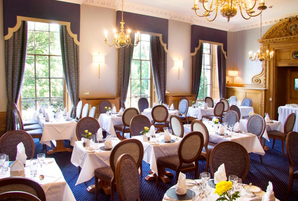 Restaurant, The Royal Scots Club Edinburgh in Edinburgh
